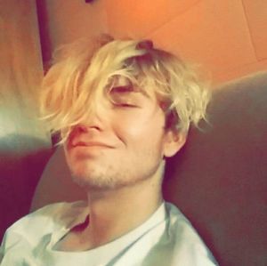 Meet your Posher, Cameron